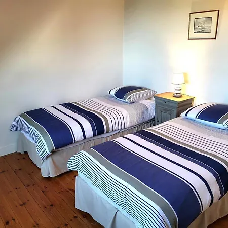 Grande Bord De Villa