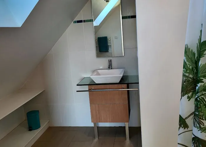 Grande Bord De Villa