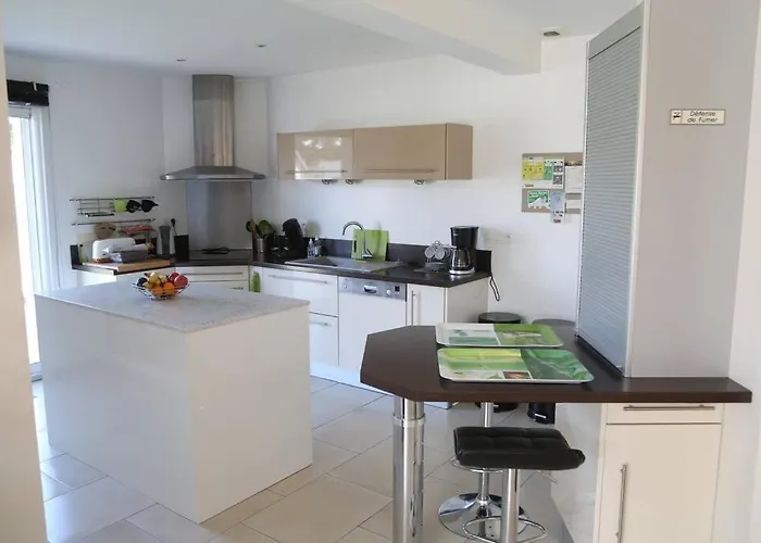 Grande Bord De Villa *