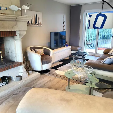 Charmante De Bord De Villa