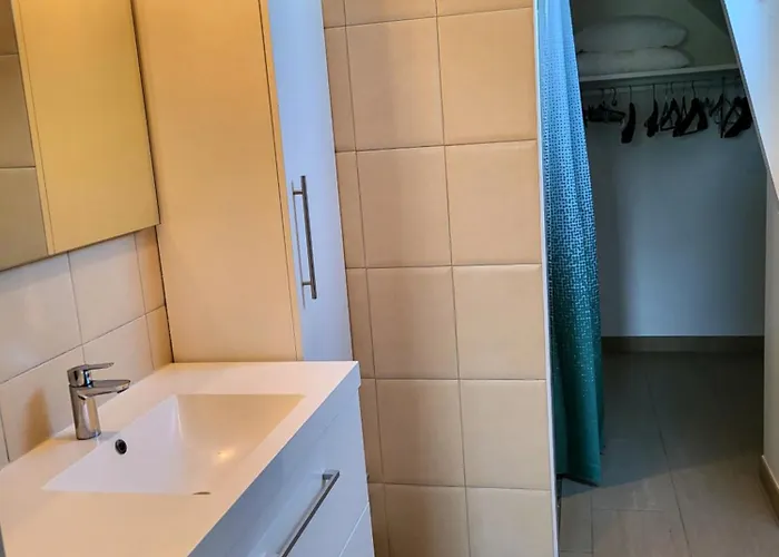 Charmante De Bord De *